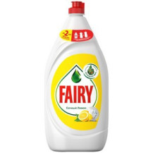 Средство FAIRY для мытья посуды Сочный лимон 1.35л Средство FAIRY для мытья посуды Сочный лимон 1.35л